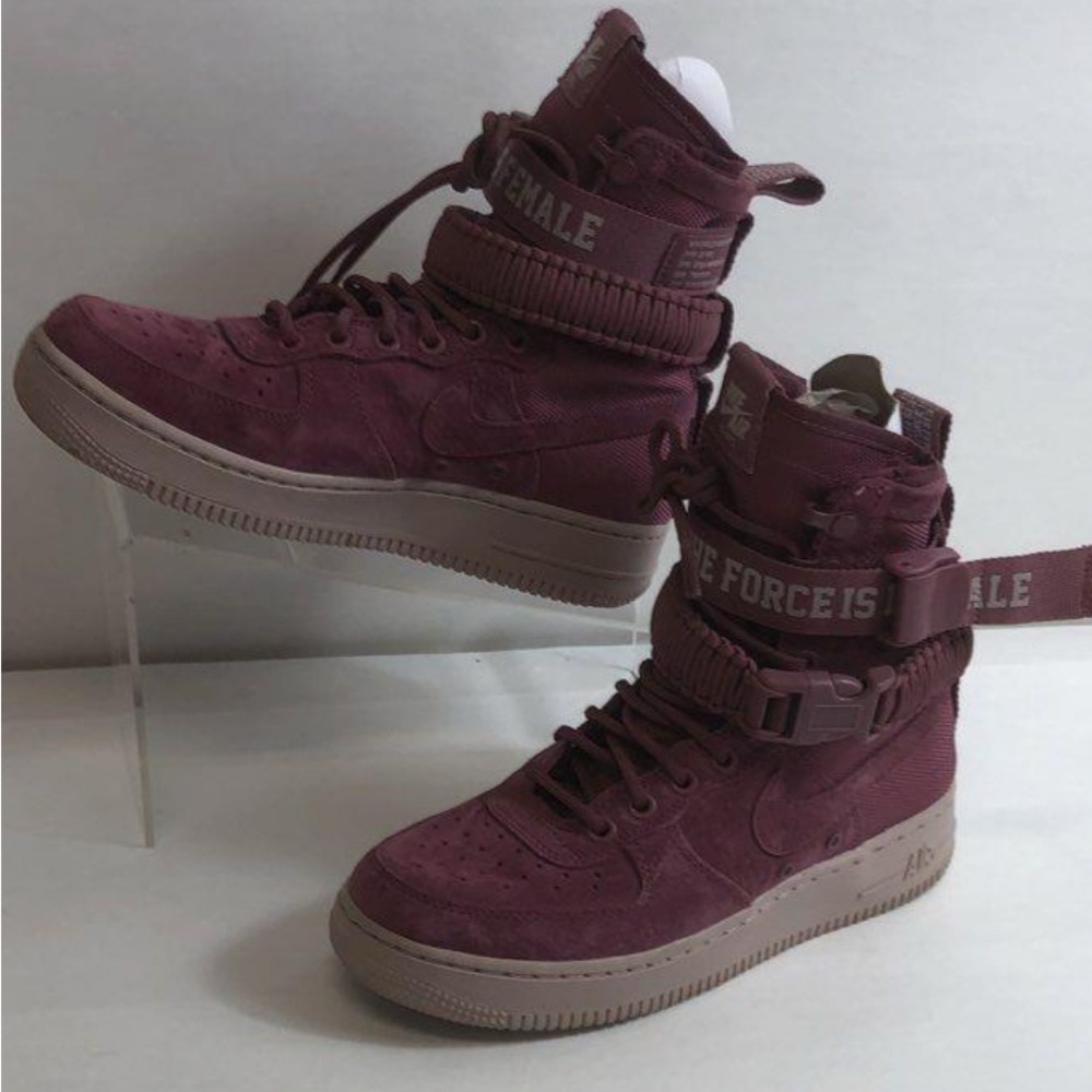 Nike Women’s SF AF1 The Force is Female Magenta size 7